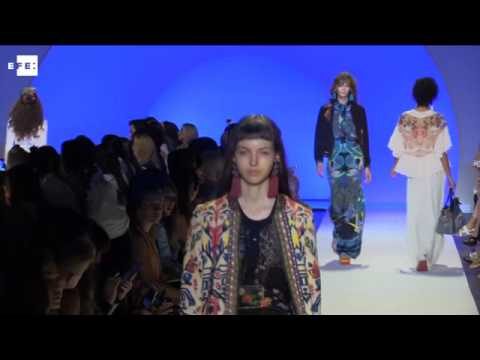 Estilos Vanguardistas en Desfiles de Moda